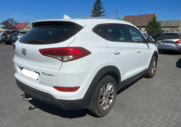 Hyundai Tucson cena 51900 przebieg: 106000, rok produkcji 2016 z Krzywiń małe 67